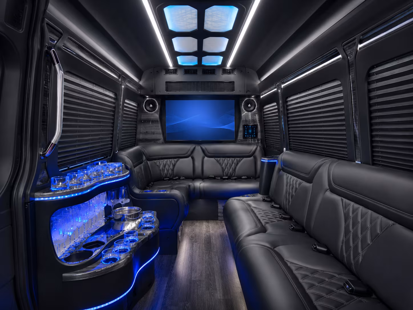 long distance bus rentals for rochester hills corporate groups traveling to detroit chicago and columbus