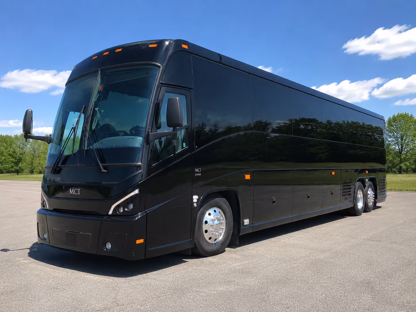 shuttle your guests between the auburn hills hotel corridor and your venue
